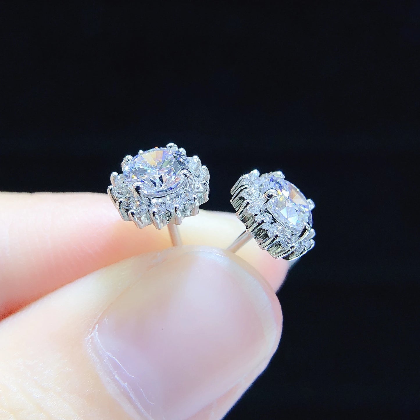 Popular Sun Flower 1CT/ Piece Moissanite Stud Earrings