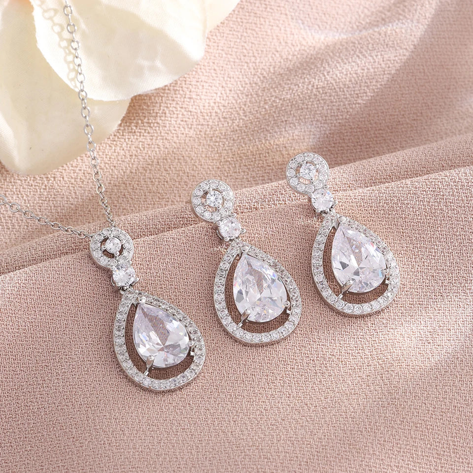 Luxurious Romantic Water Drop-shaped Diamond  Necklace