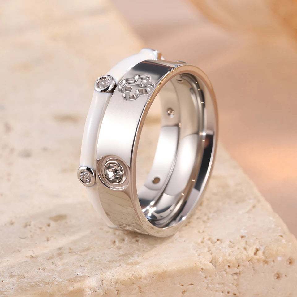 The Classic Luxury Flower Ring