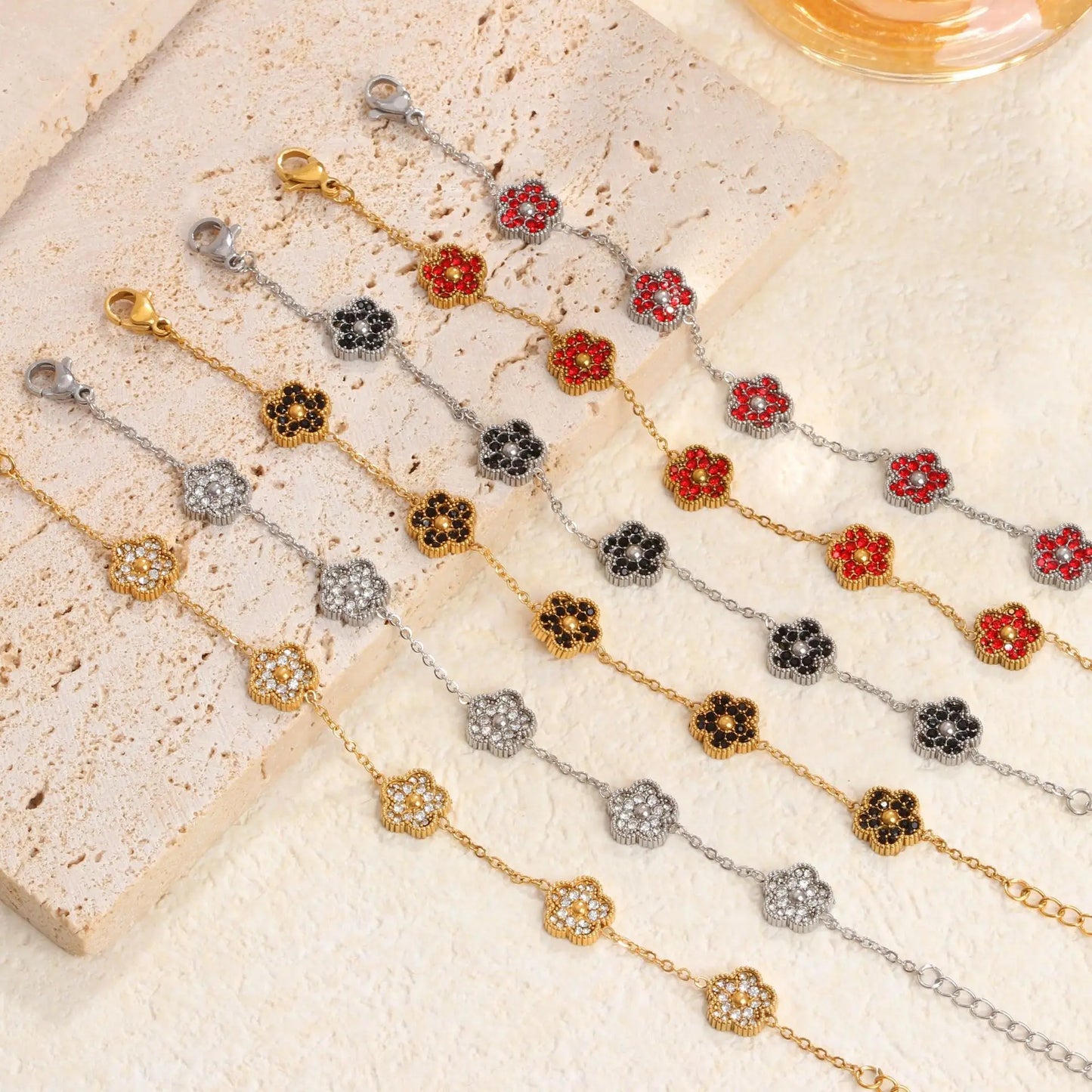 Stainless Steel Four-leaf Clover Inlaid Zirconium Small Bracelet