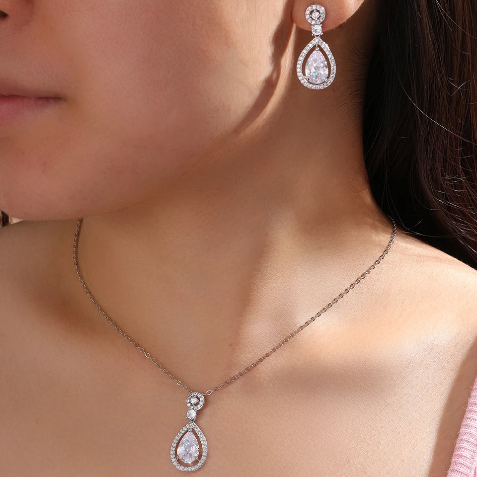 Luxurious Romantic Water Drop-shaped Diamond  Necklace